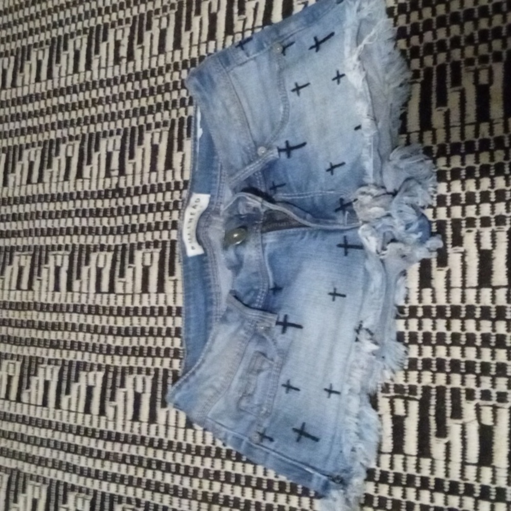 CROSS DENIM SHORT SHORTS